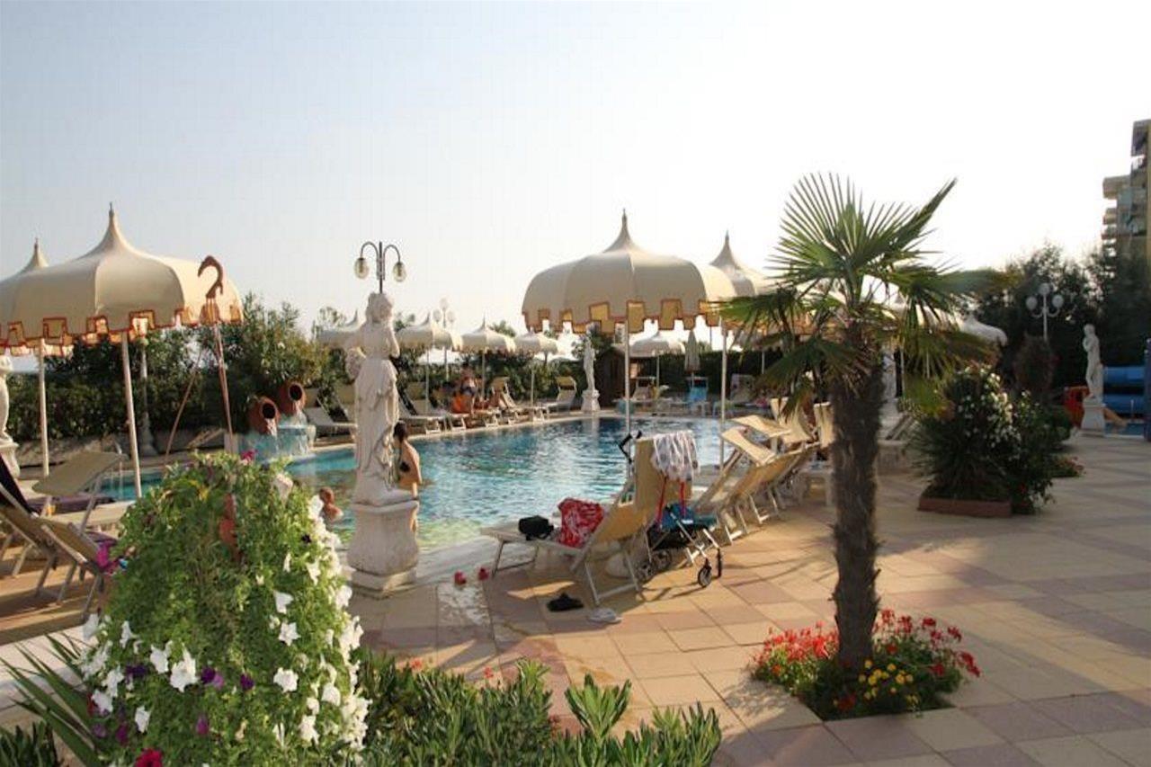 Luxor E Cairo The Beach Resort Jesolo Extérieur photo