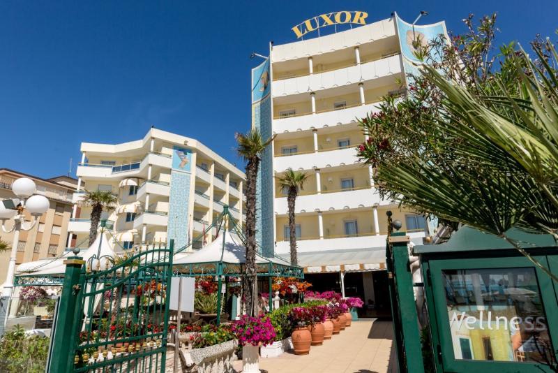 Luxor E Cairo The Beach Resort Jesolo Extérieur photo